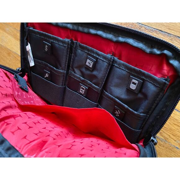 MOBIL IT Slim Black Expandable Tech Crossbody Bag sz OS - Picture 5 of 14